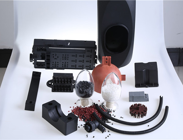 簡析我國塑料行業的主要經營模式與特點