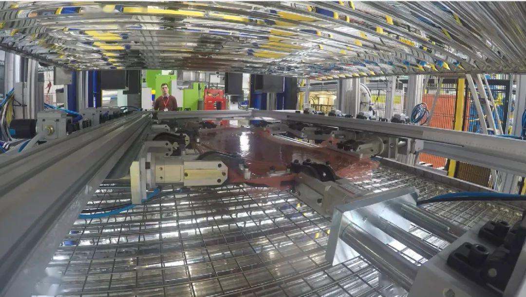 改性尼龍資訊站:為制造輕質(zhì)汽車而開發(fā)大批量的生產(chǎn)工藝