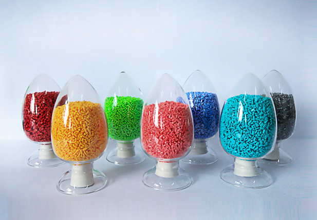 簡析我國塑料行業的主要經營模式與特點